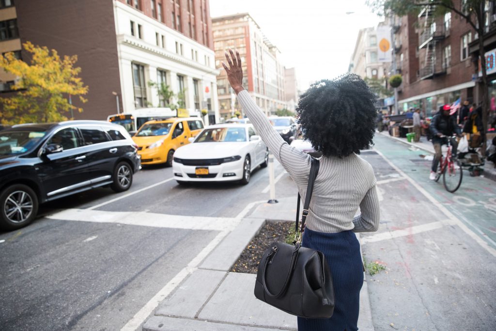 In New York kann es schwierig sein, ein Taxi zu bekommen.